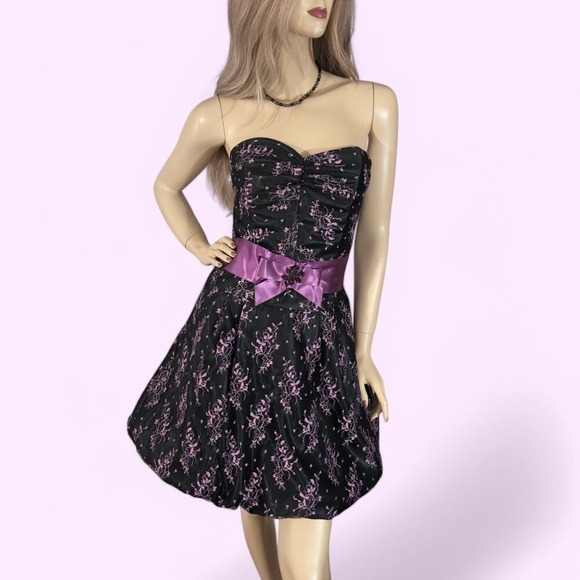 Vintage 90s Strapless Mini Dress | Black Lace & Purple Satin | Gothic Glam Small - Picture 2 of 8
